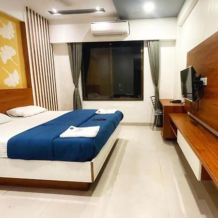 Hotel Ambai Executive Tuljapur Exterior foto