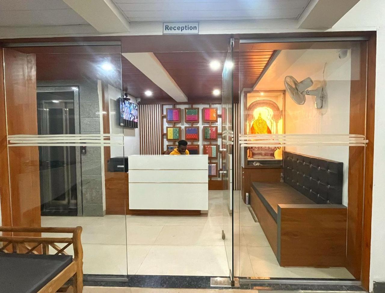 Hotel Ambai Executive Tuljapur Exterior foto