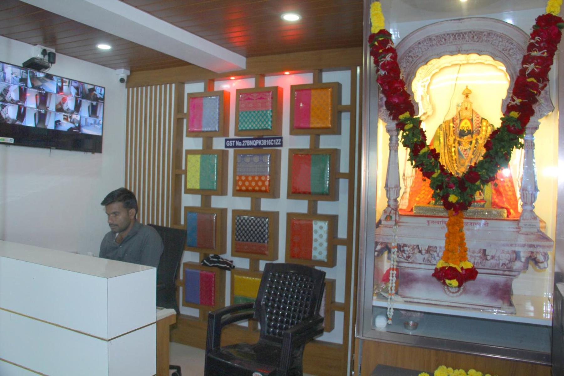 Hotel Ambai Executive Tuljapur Exterior foto